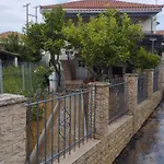 Traditional Stone House-ideal For Families 別荘