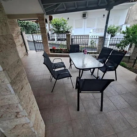 Holiday home Traditional Stone House-ideal For Families *