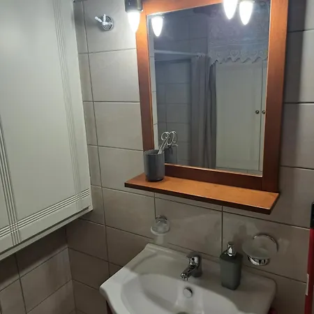 Traditional Stone House-ideal For Families Semesterbostad *