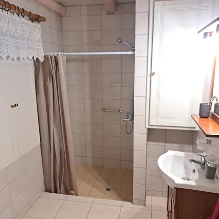 Дом отдыха Traditional Stone House-ideal For Families Олимпия