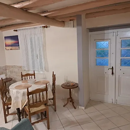 Traditional Stone House-ideal For Families Дом отдыха *
