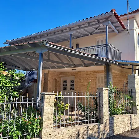 Traditional Stone House-ideal For Families