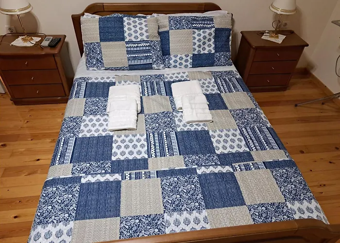 Traditional Stone House-ideal For Families *