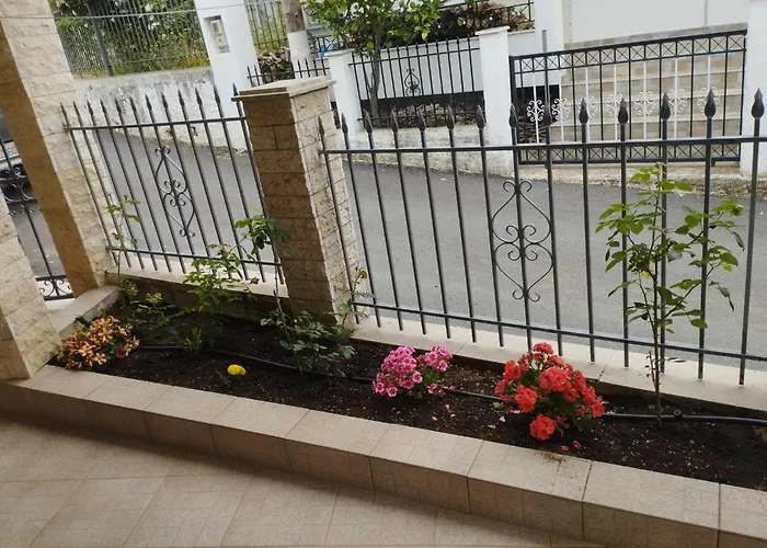 Feriehus Traditional Stone House-ideal For Families *