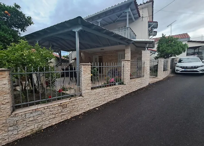 Traditional Stone House-ideal For Families