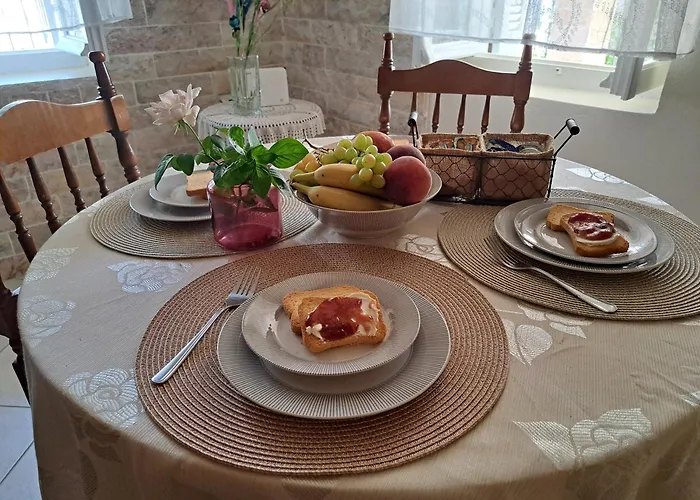 Traditional Stone House-ideal For Families *