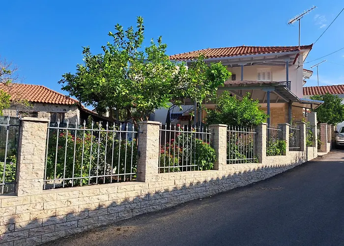 Feriehus Traditional Stone House-ideal For Families